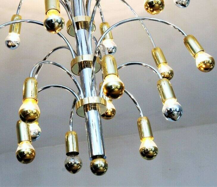 Post-modern chandelier with 24 lights in chrome and gold metal, Germany, 1970.