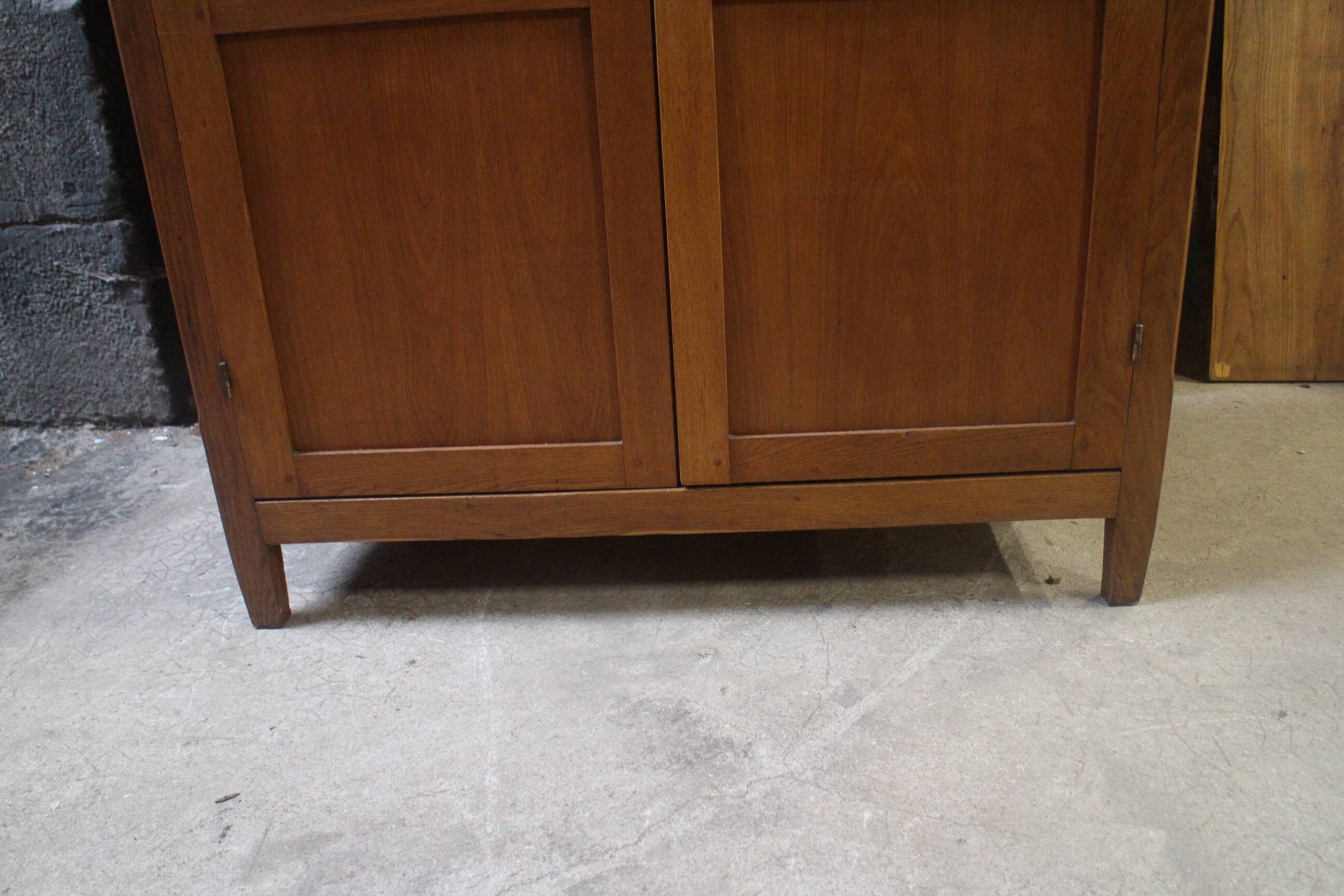 Parisian wardrobe period reconstruction