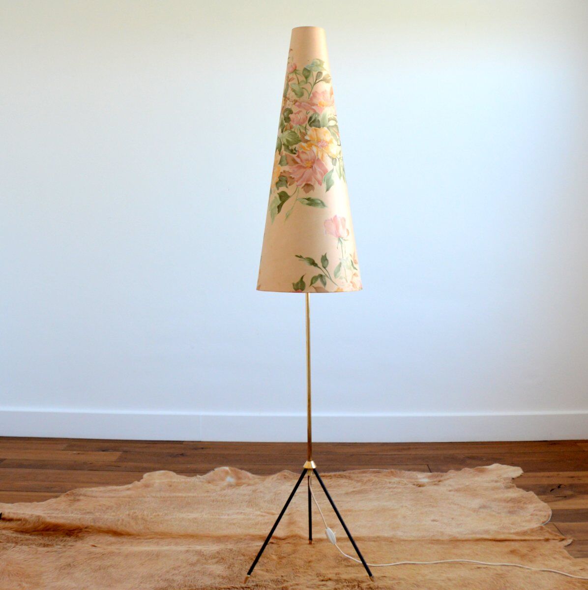 Floor lamp