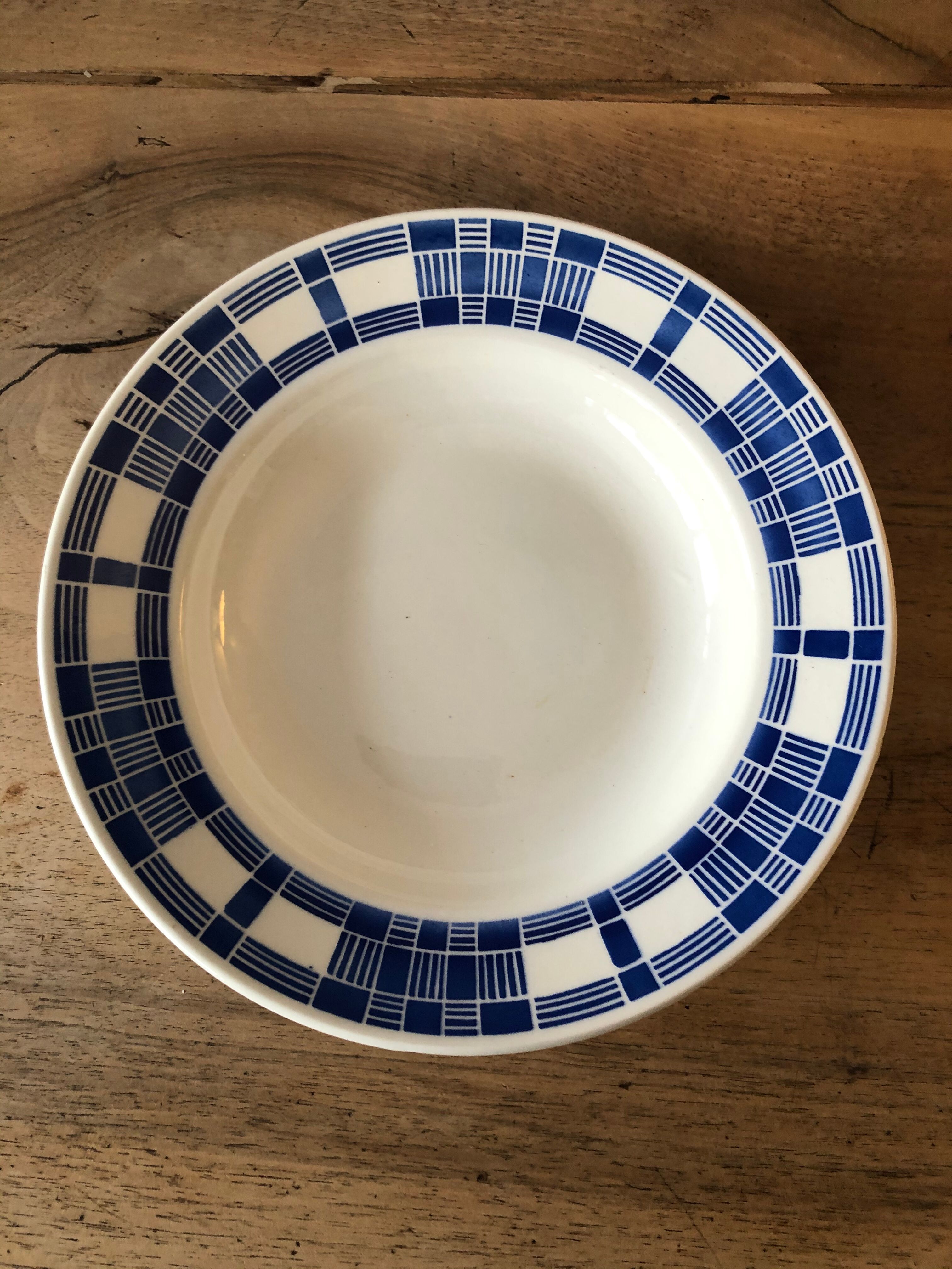 4 hollow plates made of ancient earthenware