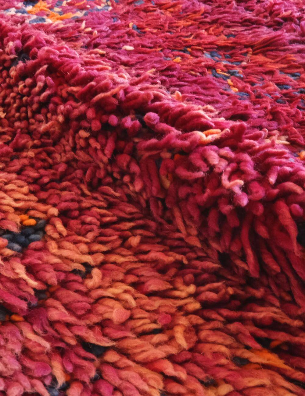 Vintage Collectible Rug - 317 x 179 cm
