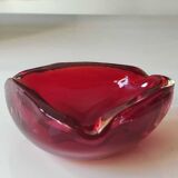 Ashtray/empty pocket in Murano/Italy blown Art glass. Color ruby red/amber