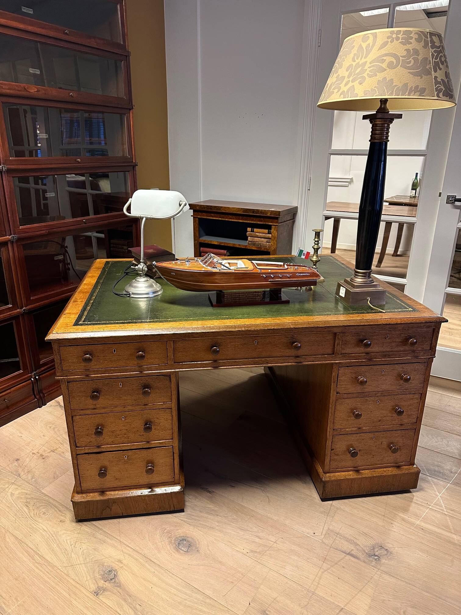 Antique Partnersdesk