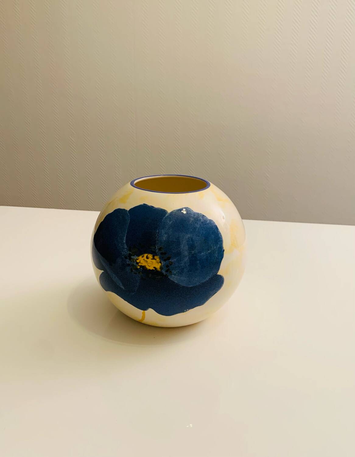 Lunéville earthenware ball vase - "Blue Anemone" collection