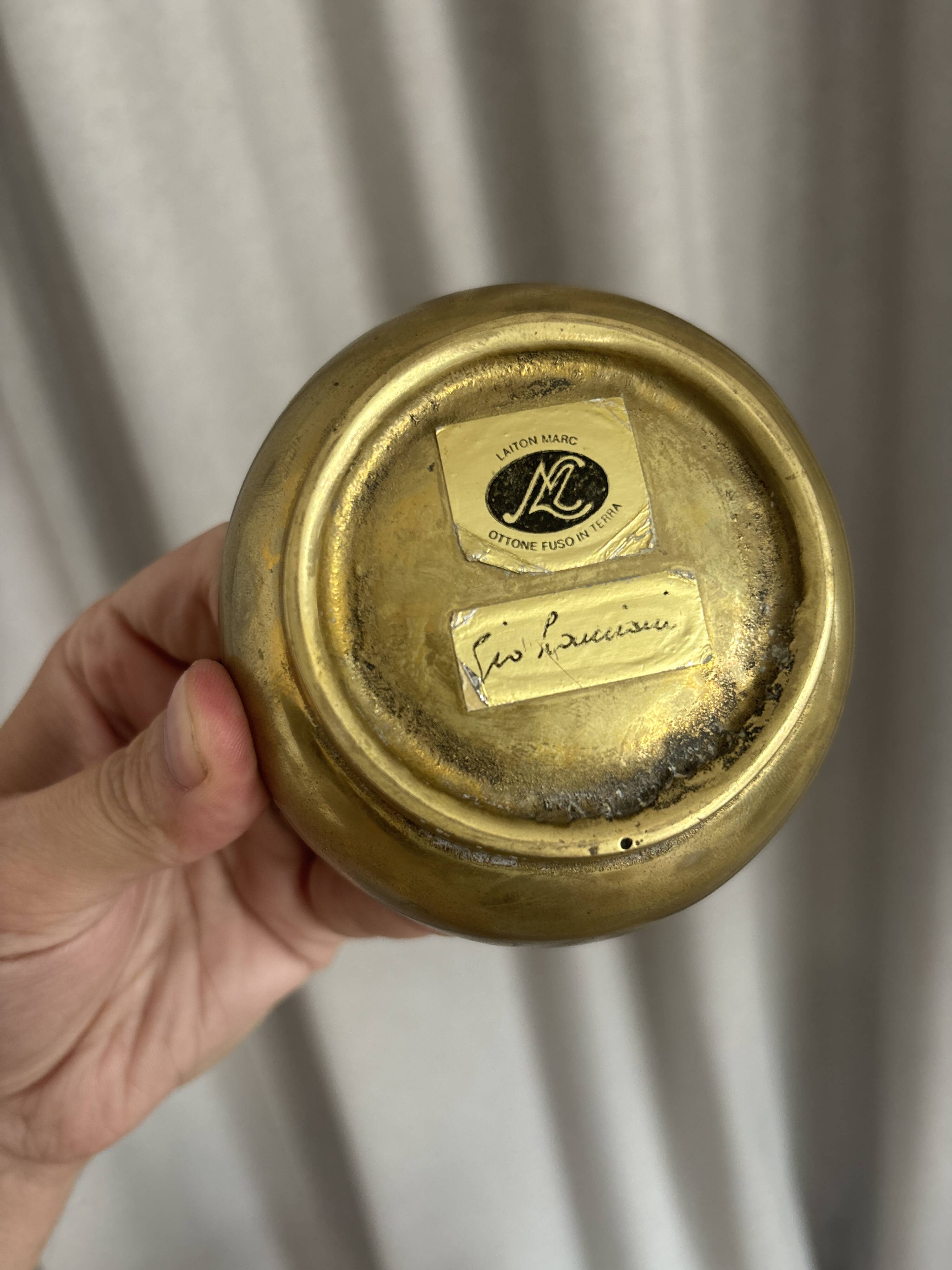 Empty pocket ensemble and bowl in solid brass signed Giò Lanciani.
