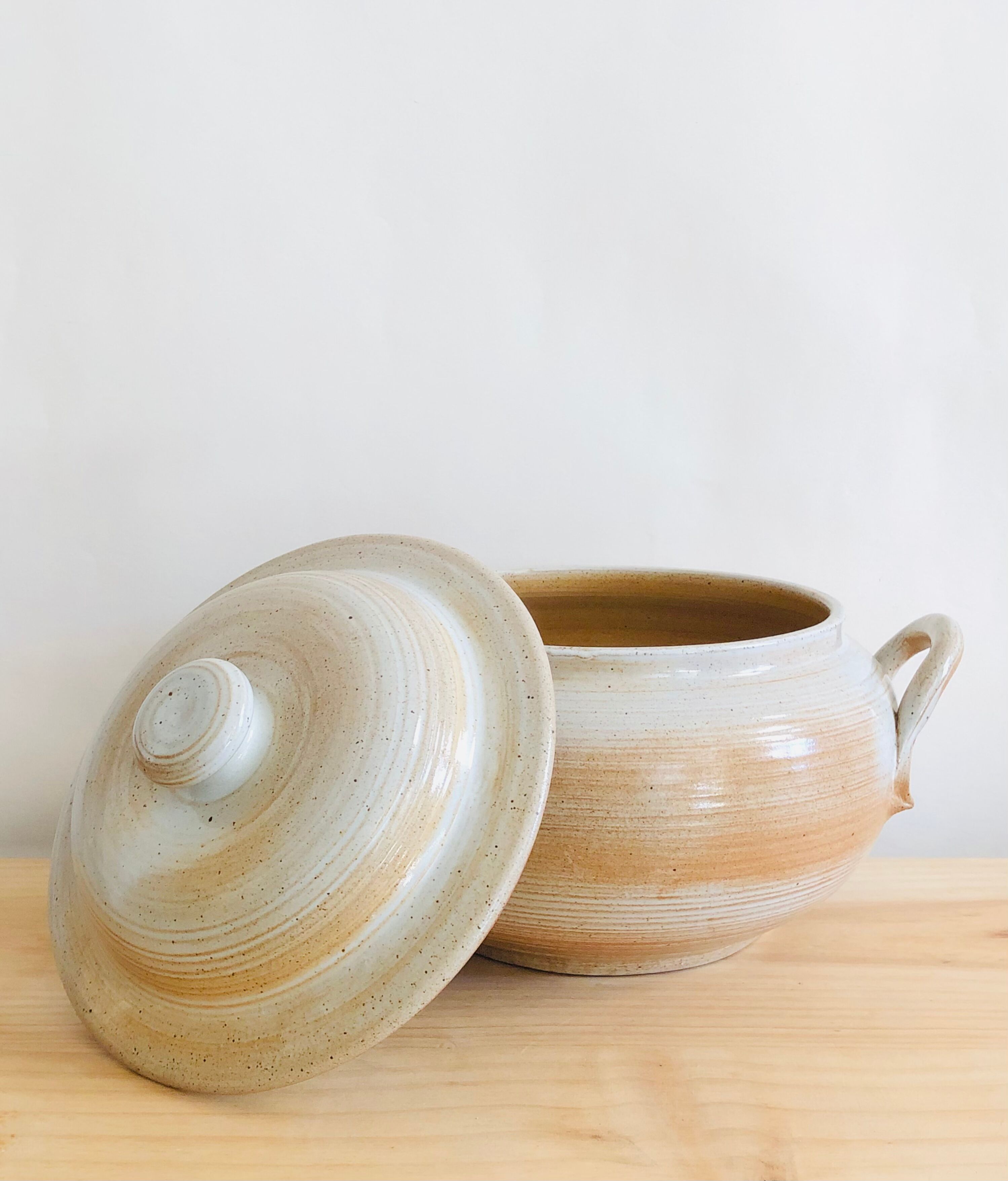 Vintage soup kitchen in Grès du Marais