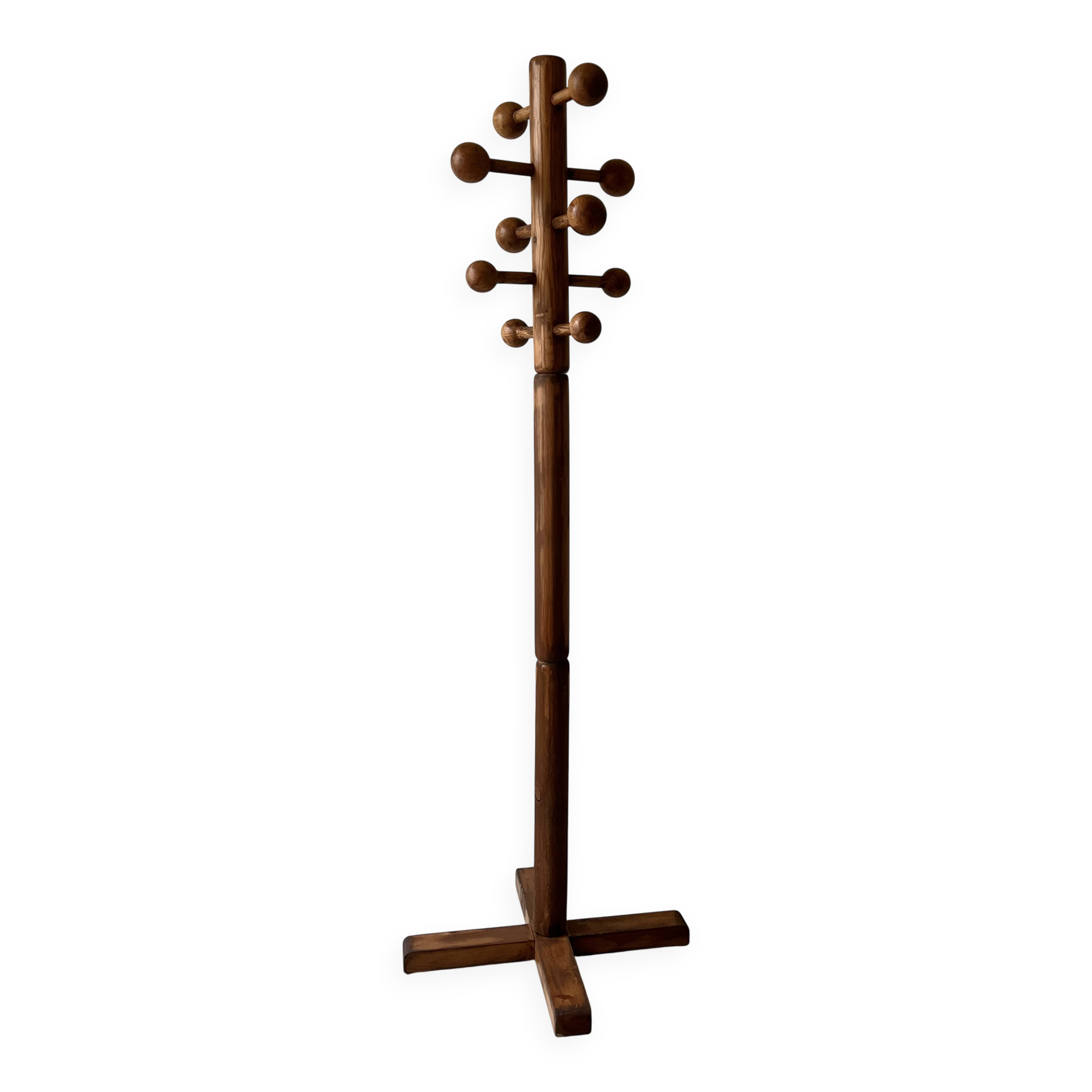 Modernist coat rack on a stand and rotating in solid pine, The Arcs 1970.