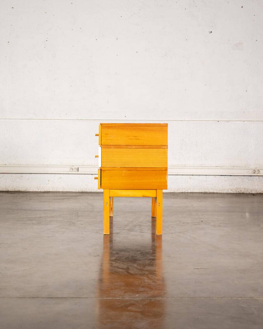 Chest of drawers with 3 drawers