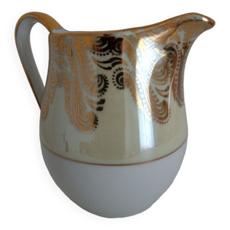 Porcelain cream pot