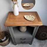 Oak chest of drawers