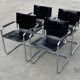 Ensemble de 4 chaises cantilever design noir et chrome fabriquées en Italie