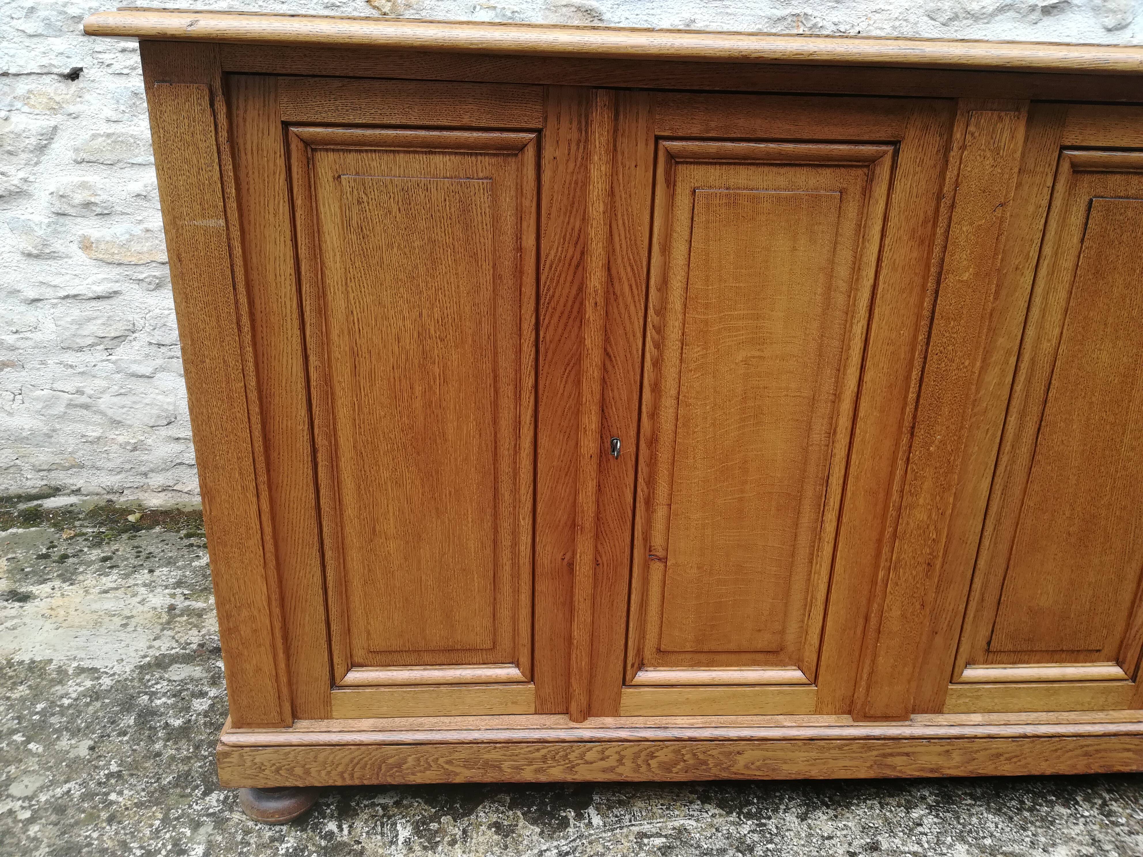 Four-door trade furniture