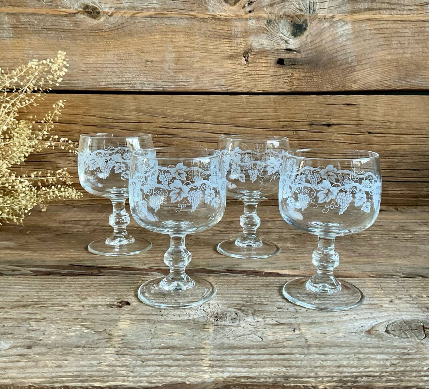 4 small luminarc “vine” glasses