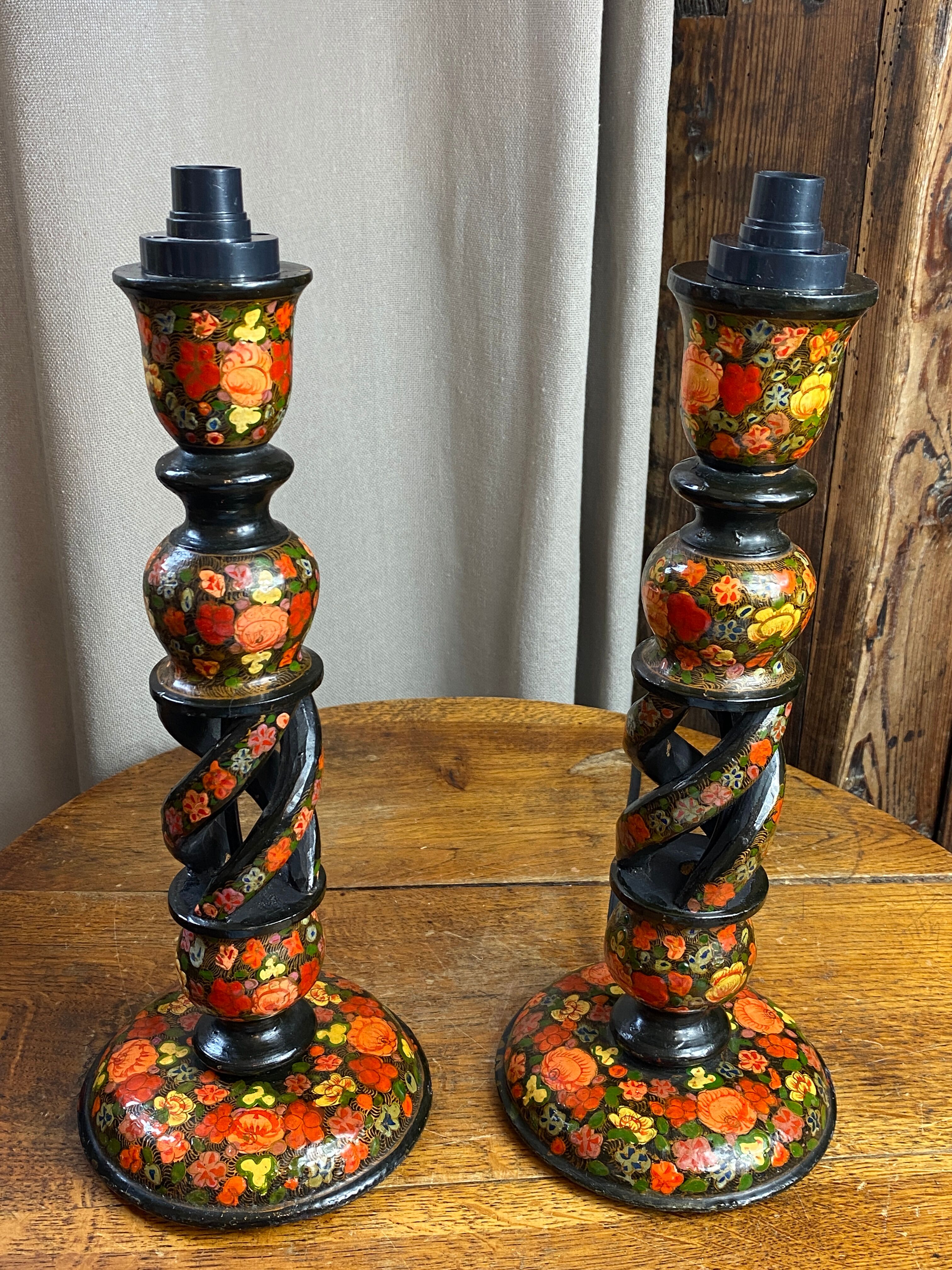 Paire de pieds de lampes Kashmiri