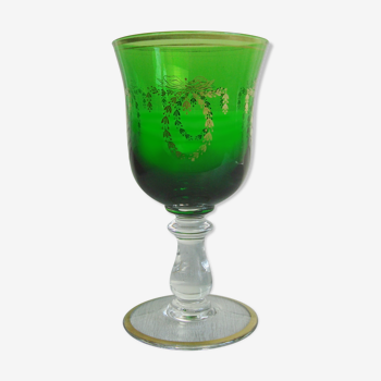 Gobelet vintage en verre vert avec motifs de rubans dorés style Louis XVI
