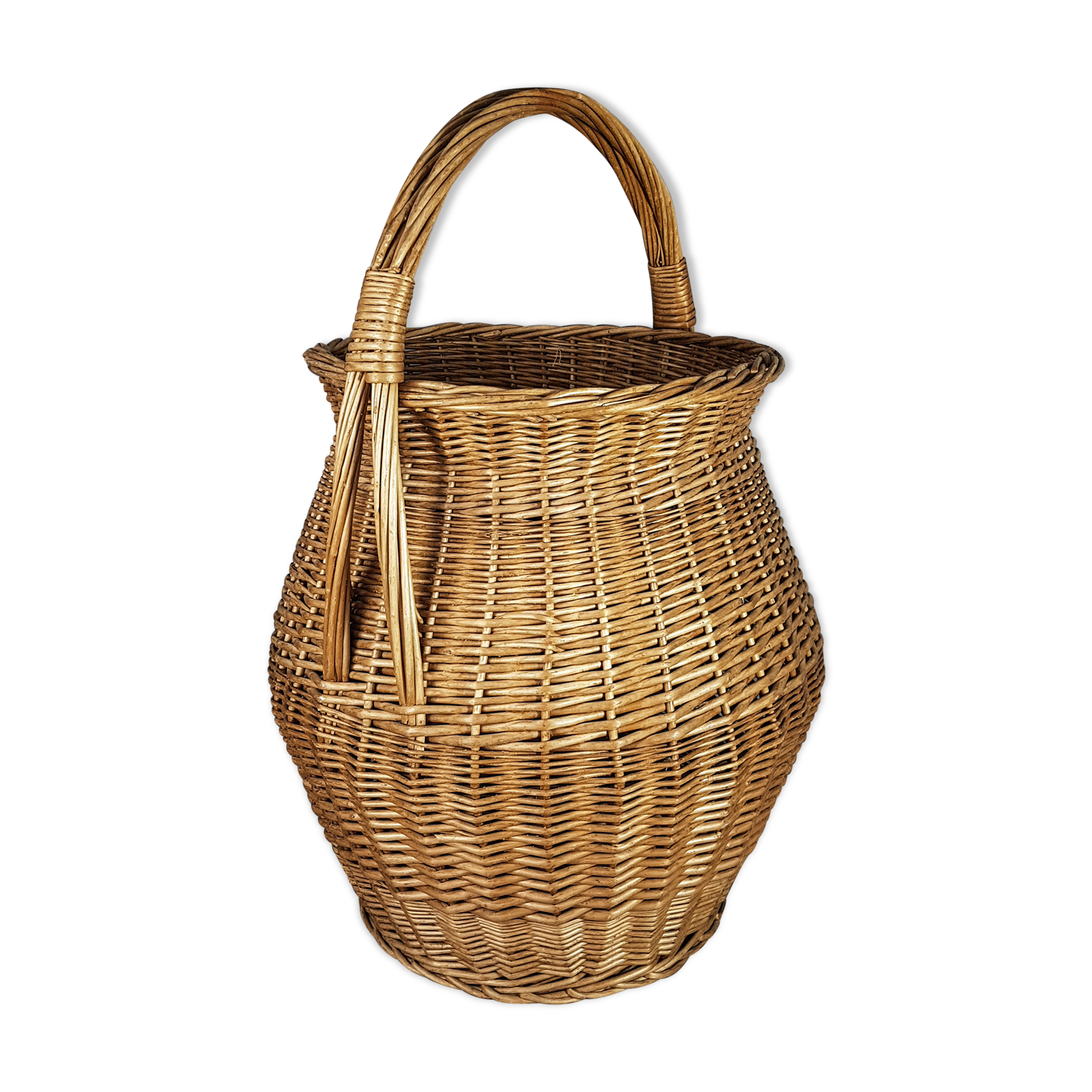 Large basket or basket in vintage rattan 60/70s. Very nice clean state.