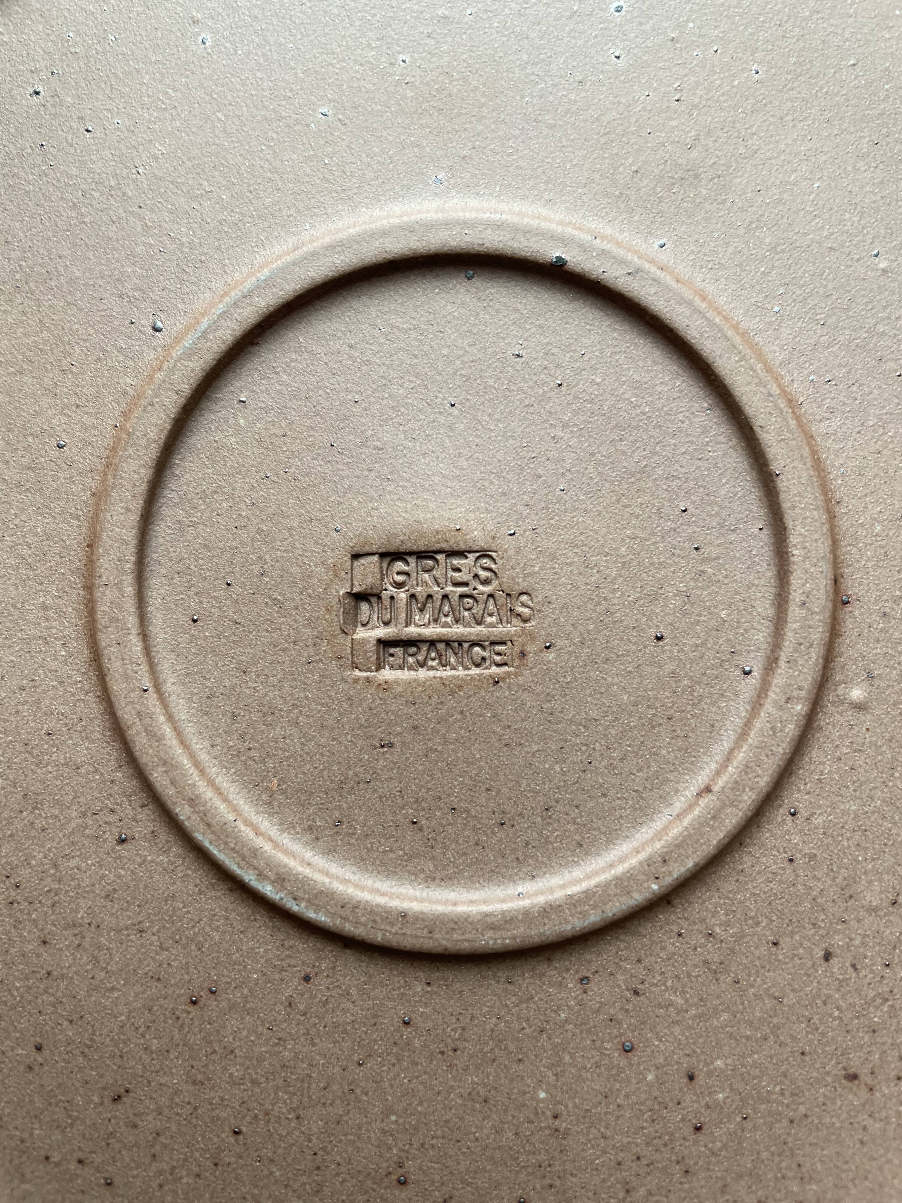 Dessert plates in Marais Sandstone