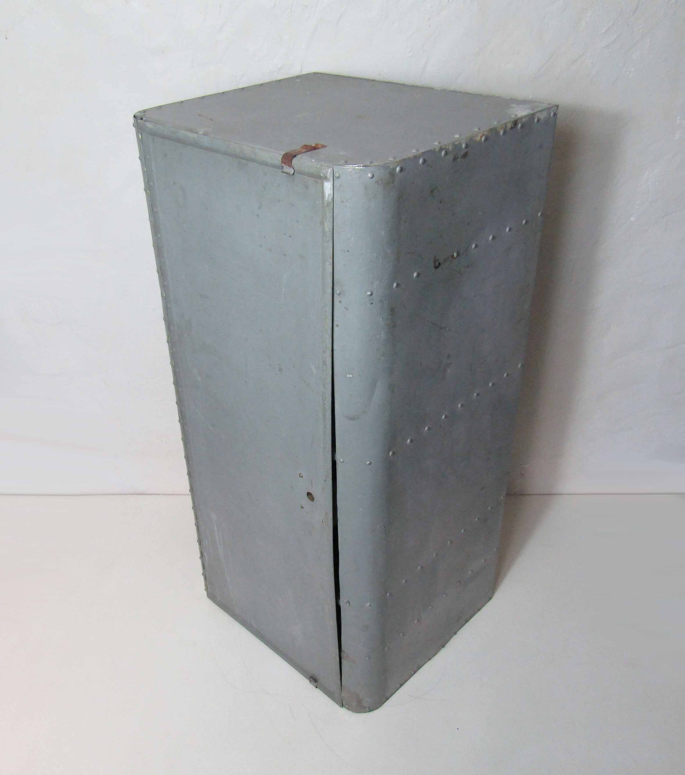 Former industrial shelf