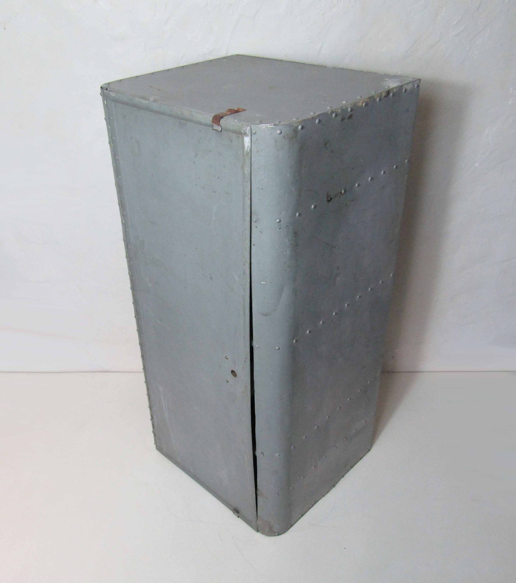 Former industrial shelf
