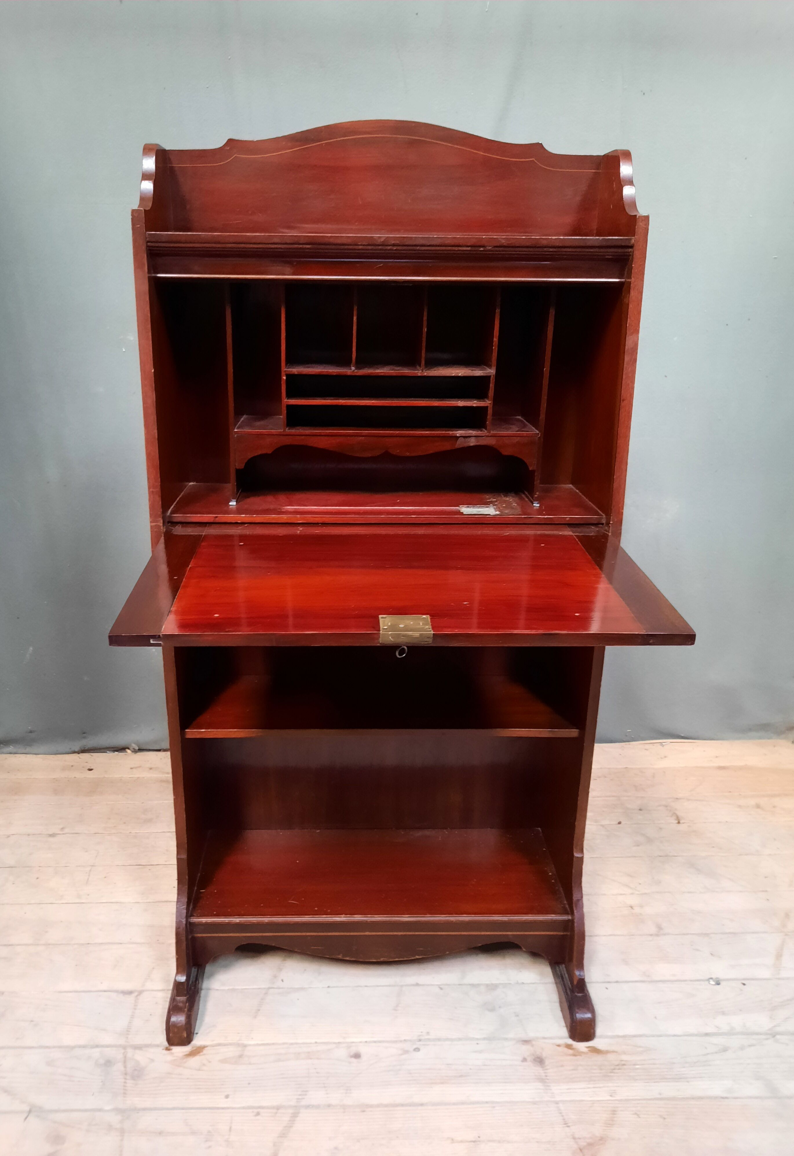Secretaire "Bonheur du jour" anglais en acajou