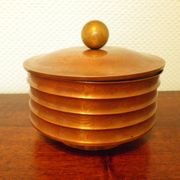 Empty pocket with its copper and metal incubator