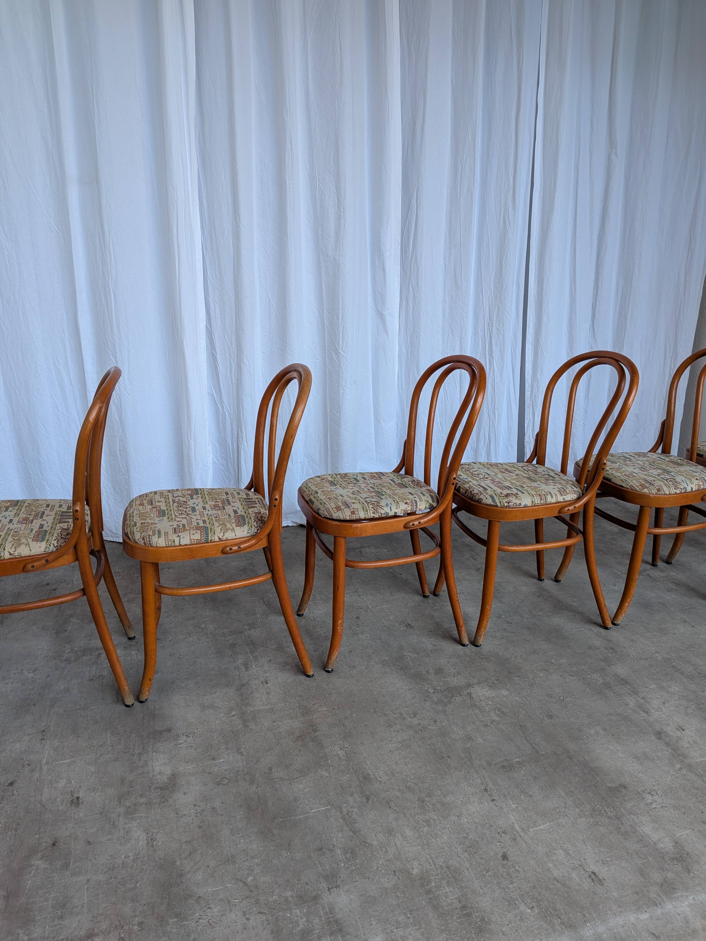 Ensemble de 6 chaises de salle à manger Thonet en bois courbé avec assise en tissu / Années 1970 Mid-Century Bistr