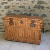 Wicker rattan trunk lined