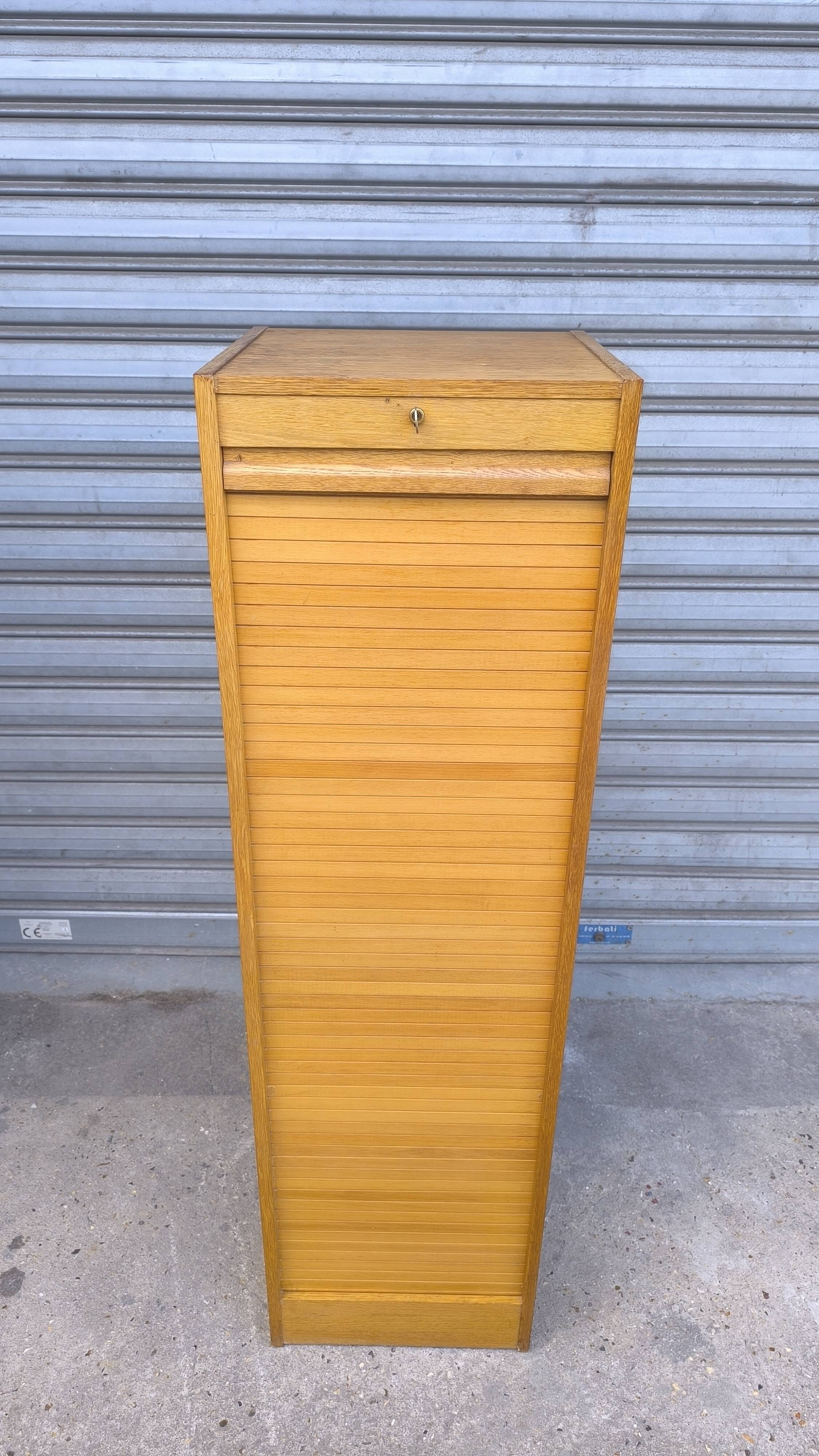 Meuble classeur de notaire en chêne blond 1960