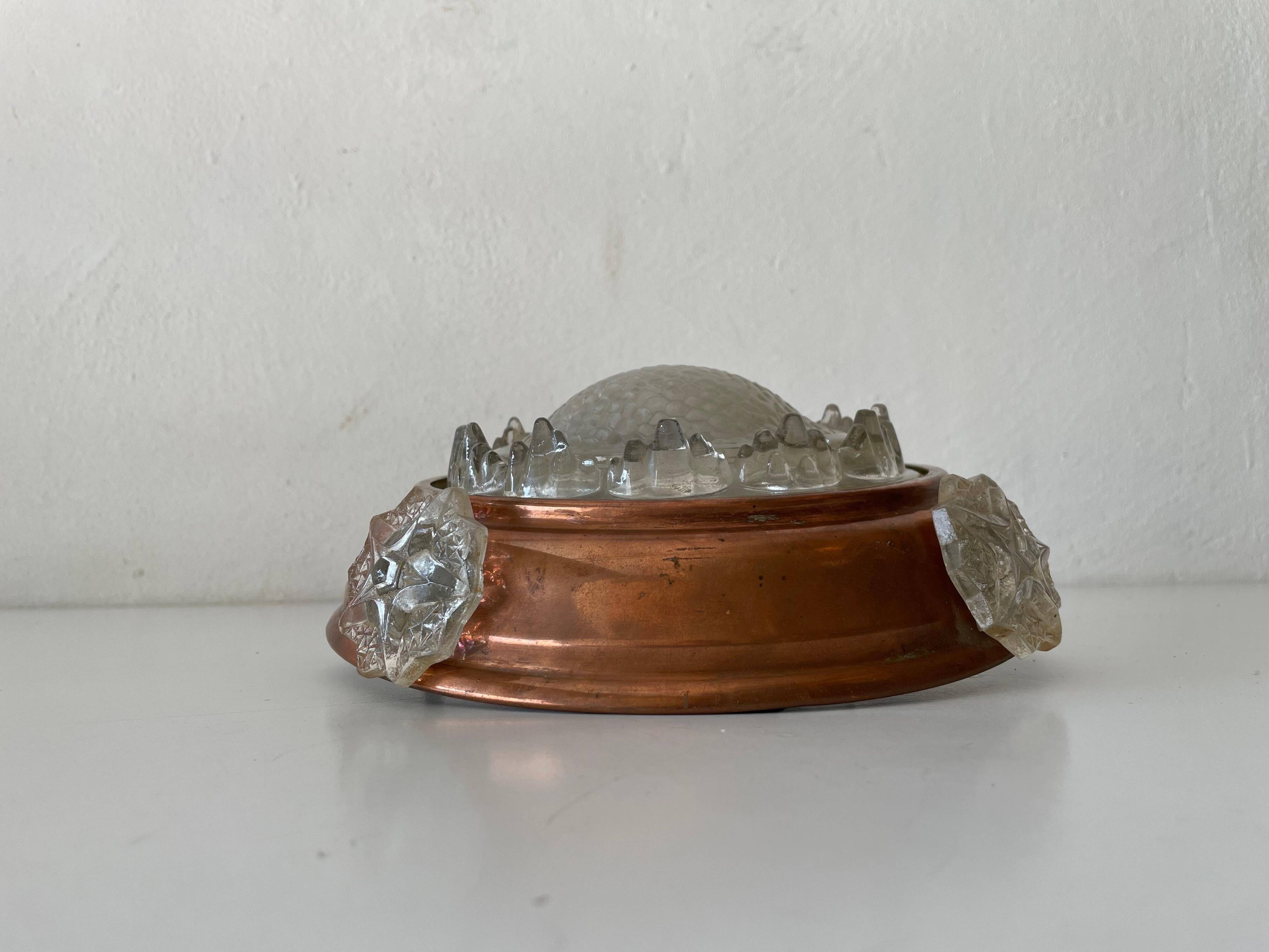 Exceptional flush ceiling light Italian Art Deco in copper and glass, 1940s, Italy