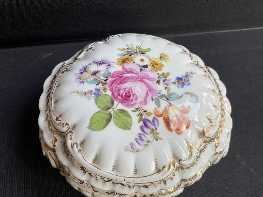 Large candy box – Dresden porcelain (Germany)