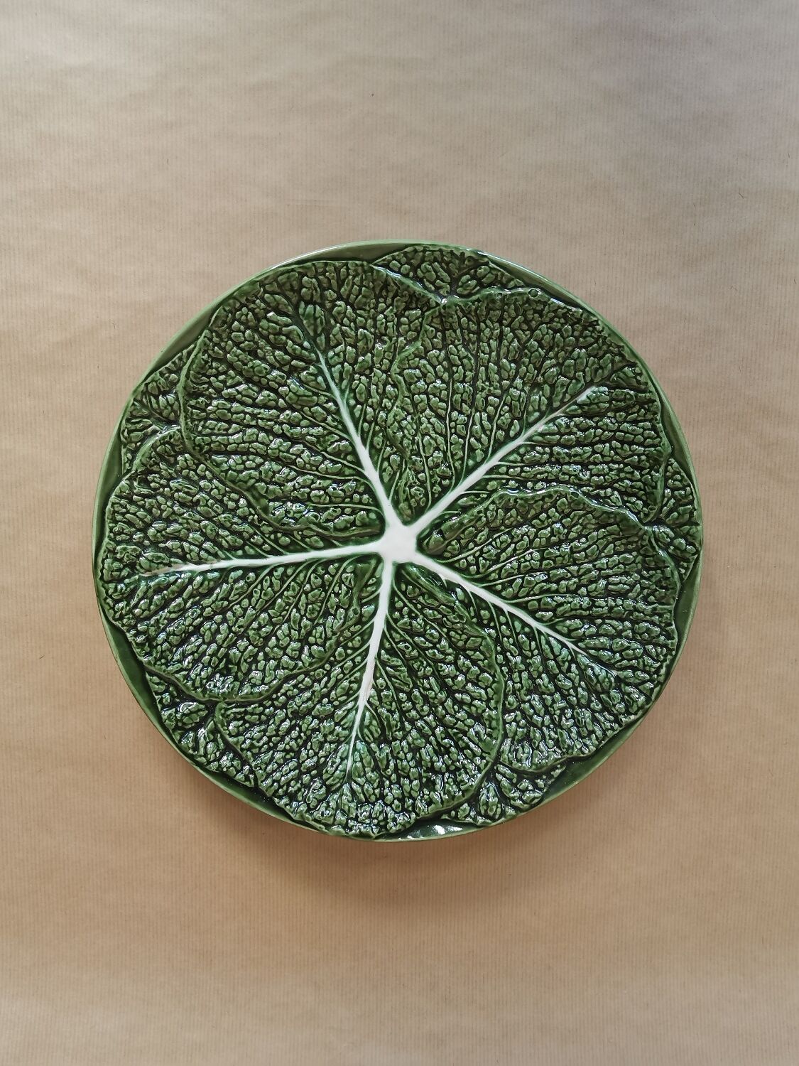 Soup-tureen cabbage ceramic and flat slip