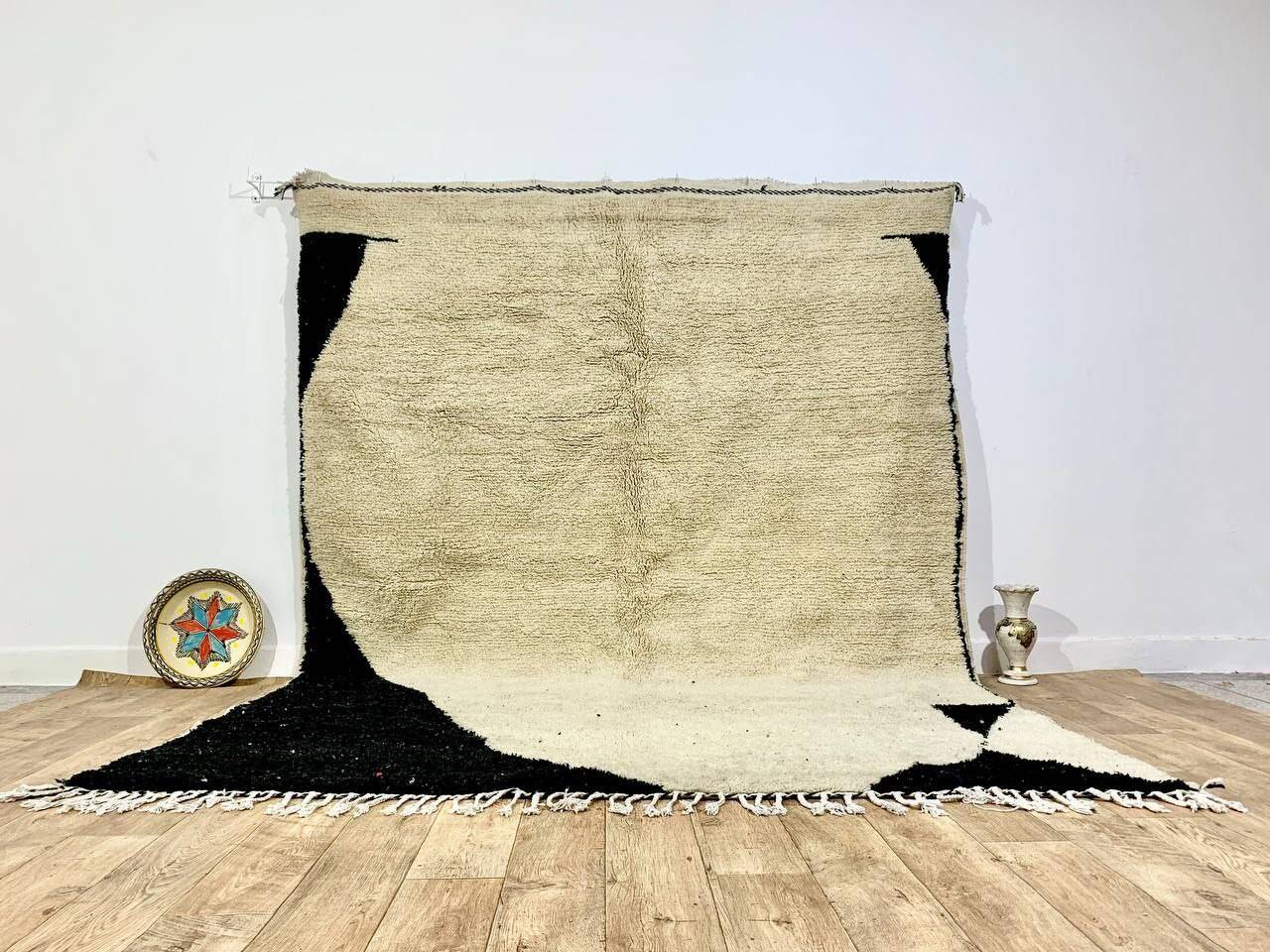 Handmade moroccan berber rug 140 x 96 cm