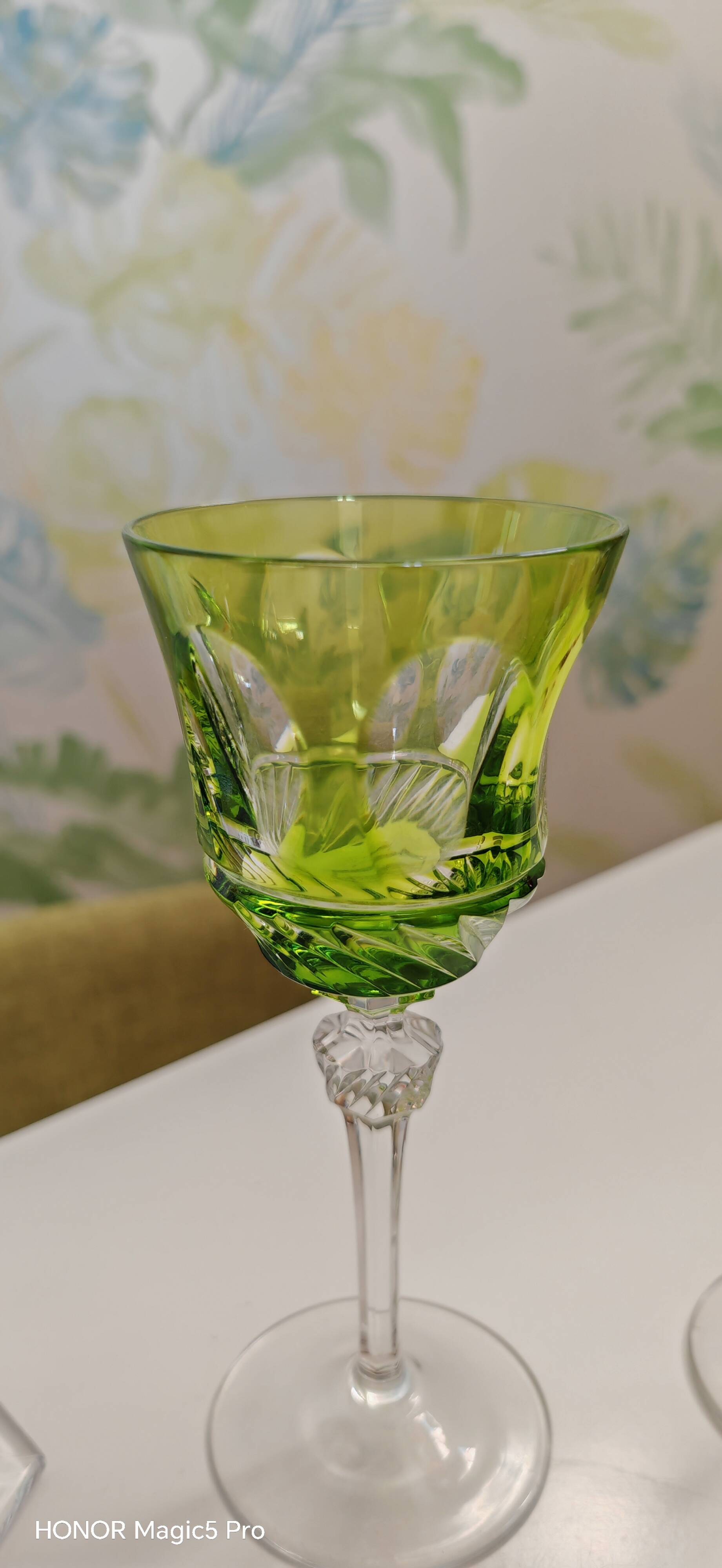 Verres: 1 Saint Louis, 1 Baccarat and 1 Bohème.