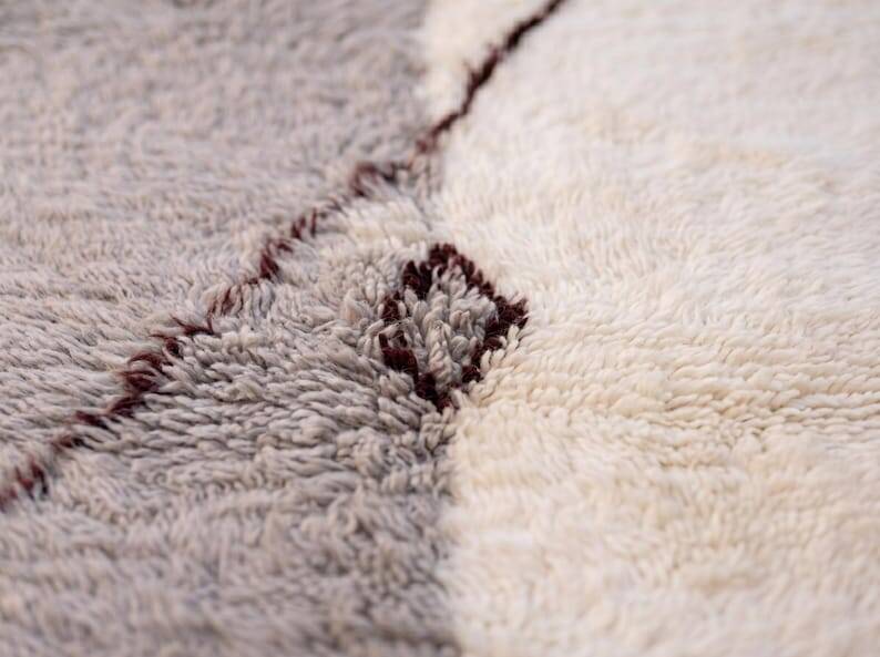 Handmade Moroccan rug 250cm x 150cm