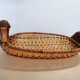 Braided wicker zoomorphic bread basket