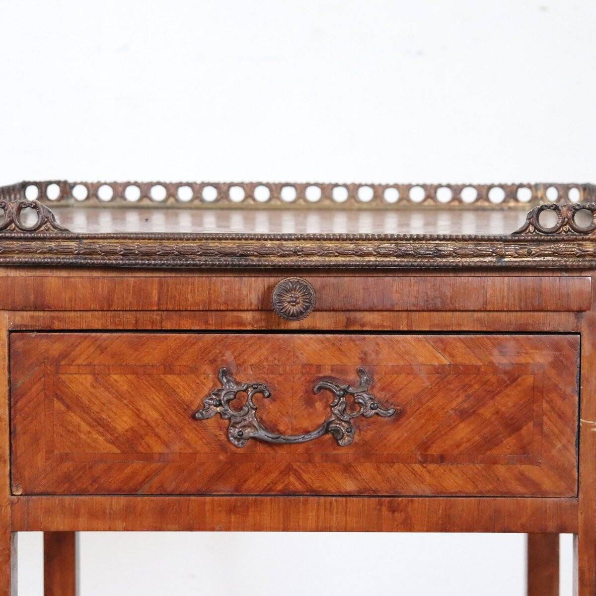 Table de nuit antique, Italie, fin du 19ème siècle