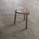 Tabouret en bois tripode