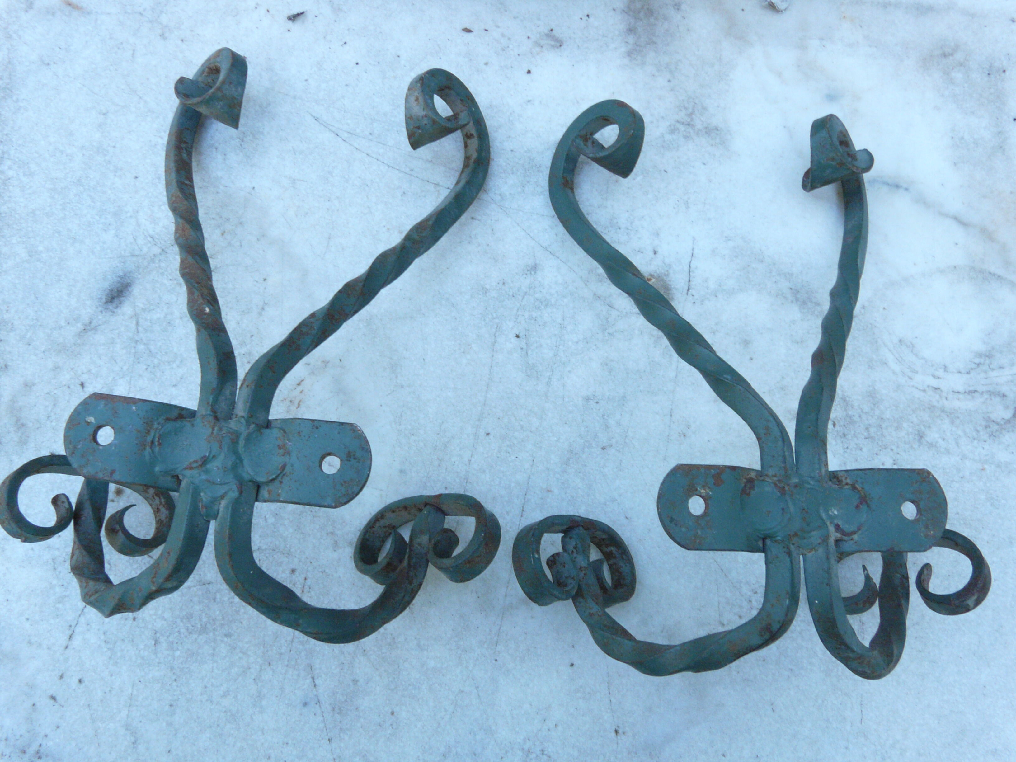 2 porte manteau mural en fer forgé à 4 patères