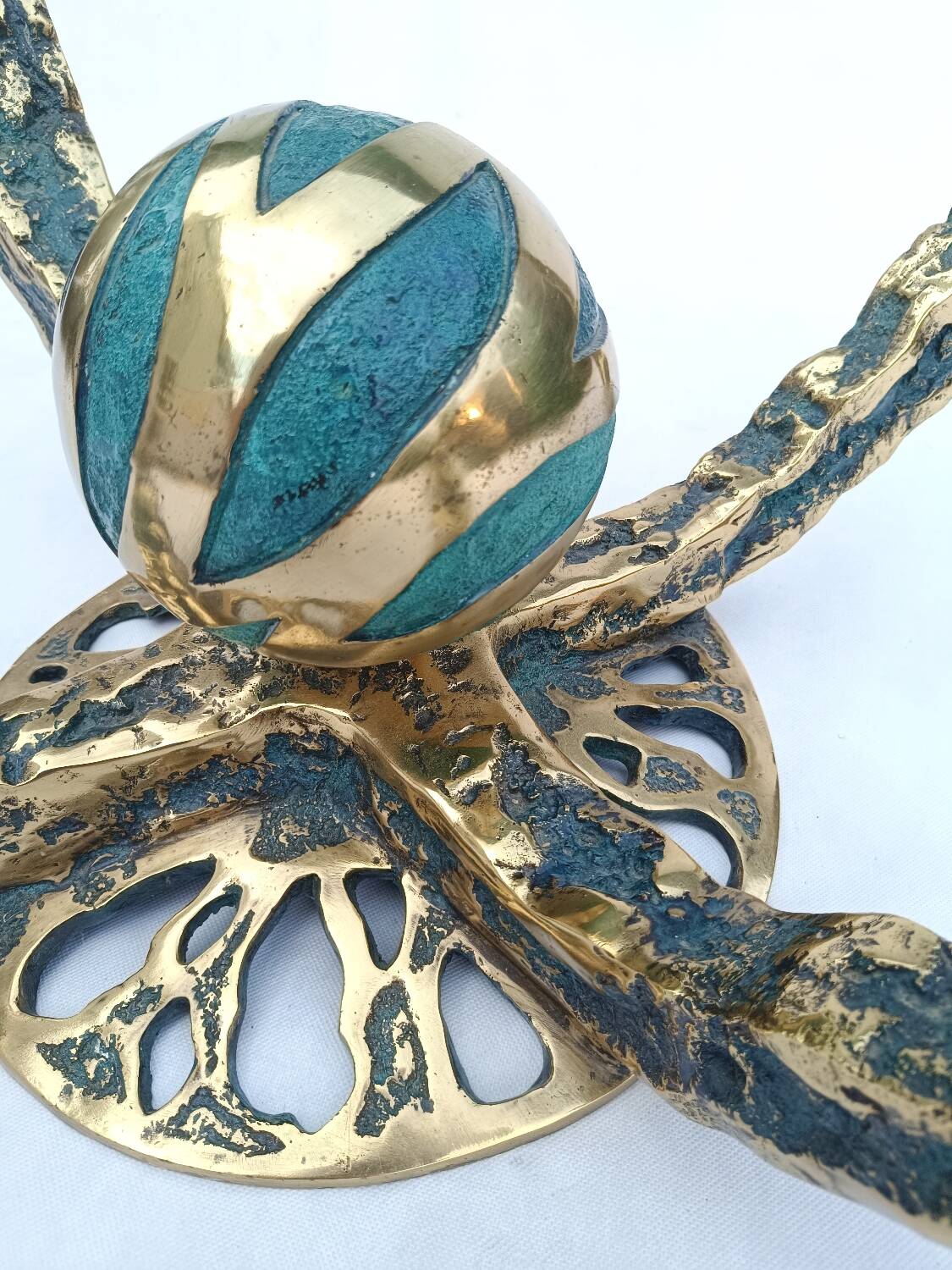 Table basse sculpturale vintage Octo par Henri Fernandez