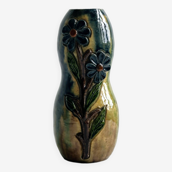 Vase en faïence vernissée très coloré, vase ancien au décor floral.