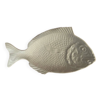 Bordallo pinhero fish dish