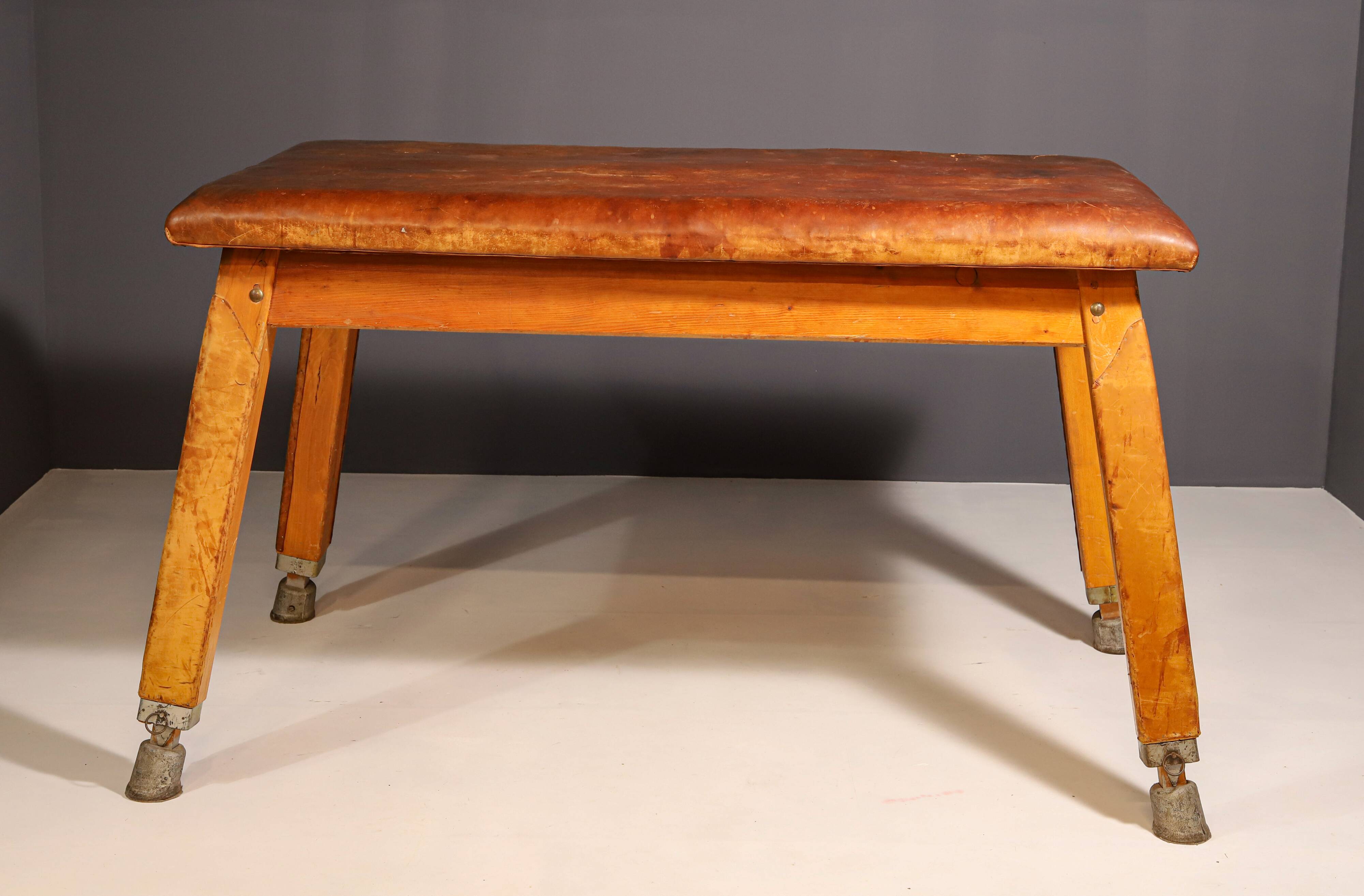 Grand banc de gymnastique des années 1950, Tchécoslovaquie