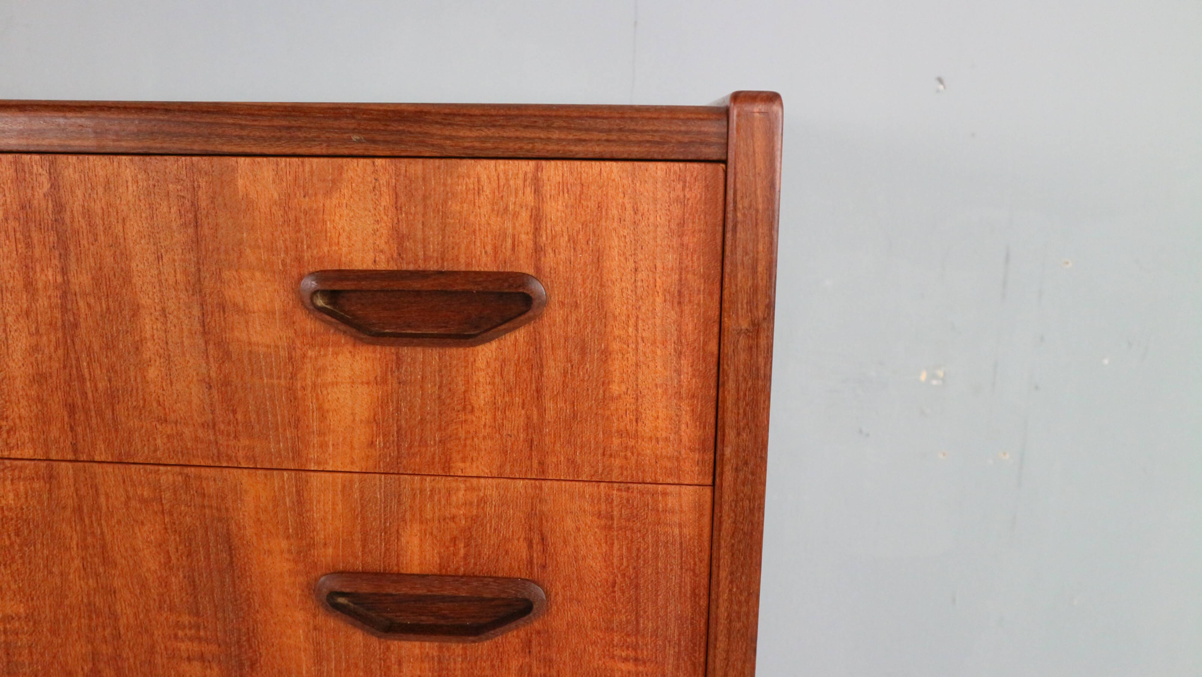 Commode moderne à six tiroirs du milieu du siècle, en teck, Danemark, années 1960