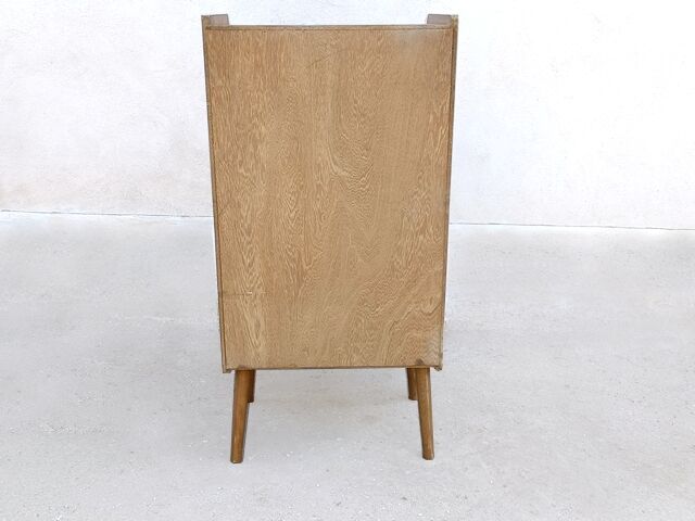 Chiffonnier vintage des années 1960 avec pieds inclinés