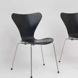 Paire de chaises 3107 série papillons Arne Jacobsen pour Fritz Hansen
