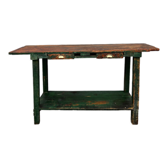 Woodworking establishment