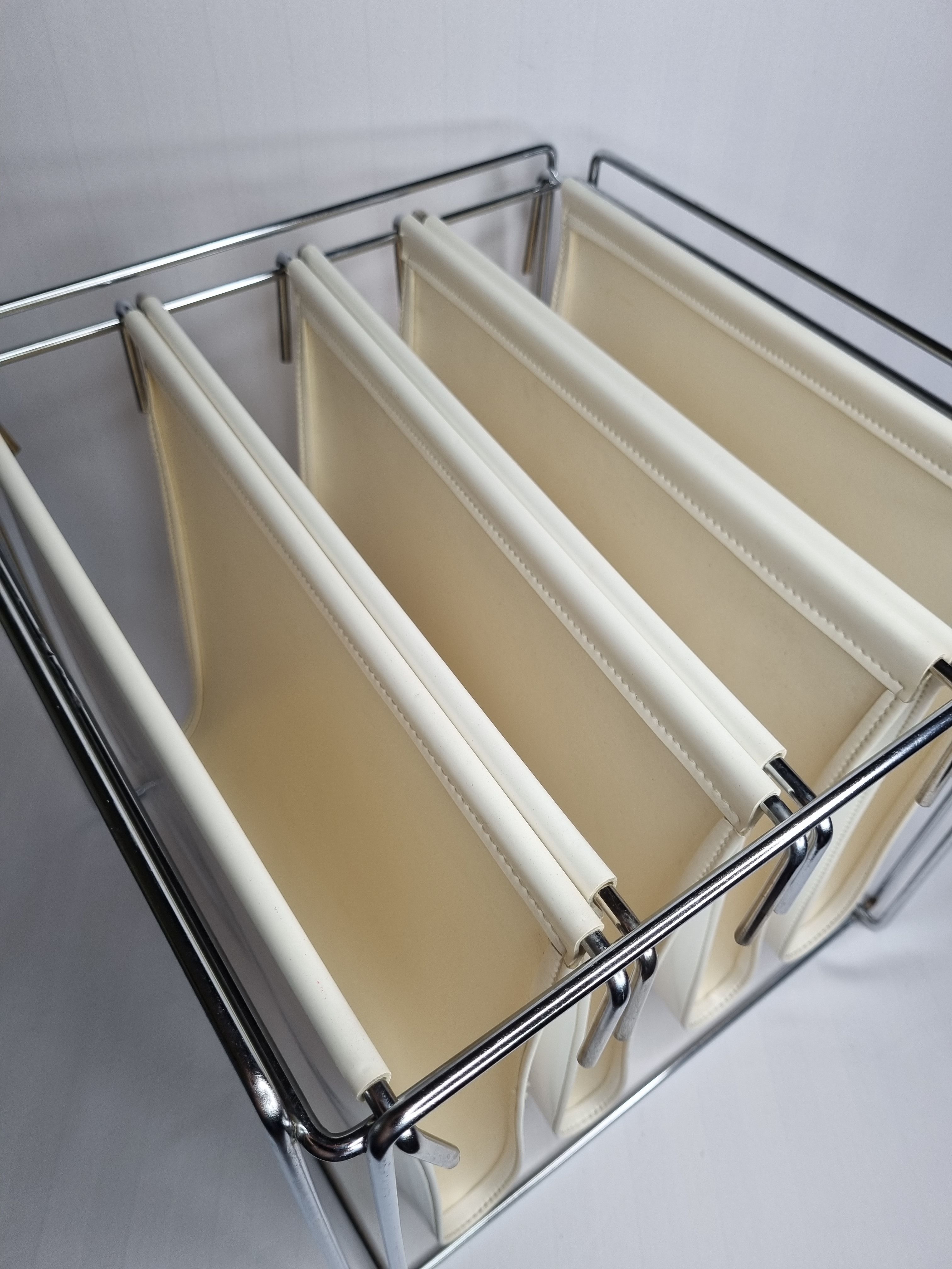 Magazine holder design Gerard Rignault, édité par Group S.A, années 70
