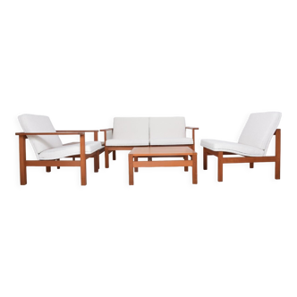 Set of 4 armchairs and 2 coffee tables "Moduline" designed by Ole Gjerlov Knudsen