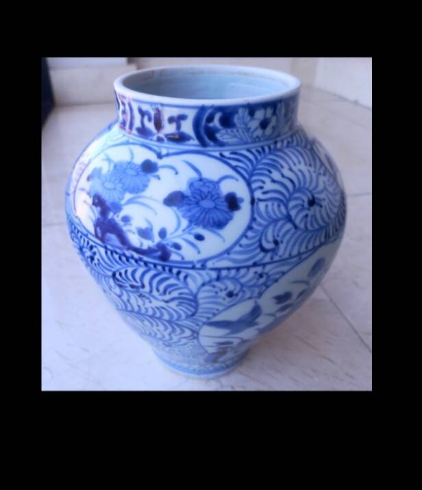 Japanese Edo ble and white vase