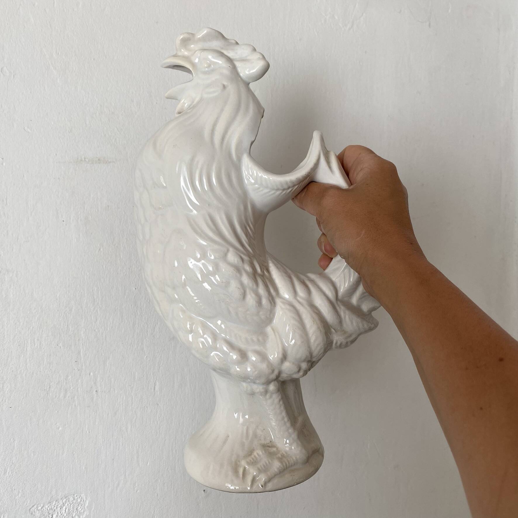 Pichet ancien en barbotine coq St Clément